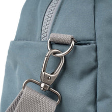 Load image into Gallery viewer, Roka ‘Gatwick’ Travel Bag Small