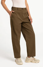 Load image into Gallery viewer, YAYA Woven Barrel Leg Trousers
