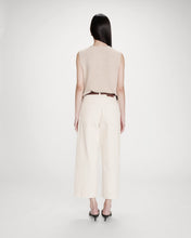 Load image into Gallery viewer, Grace and Mila ‘Joe’ Cream Crop Trousers
