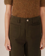 Load image into Gallery viewer, Grace and Mila ‘Sole’ Forest Green Crop Trousers
