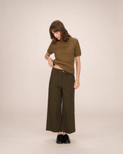 Load image into Gallery viewer, Grace and Mila ‘Sole’ Forest Green Crop Trousers
