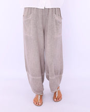 Load image into Gallery viewer, Barrel Leg Linen Blend Trousers
