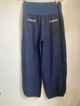 Load image into Gallery viewer, Linen Two Pocket Harem Trousers
