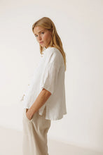 Load image into Gallery viewer, Indi and Cold Boxy Linen Shirt
