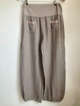Load image into Gallery viewer, Linen Two Pocket Harem Trousers

