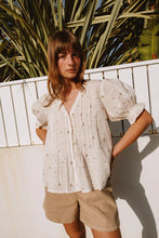 Load image into Gallery viewer, Indi and Cold Floral Blouse
