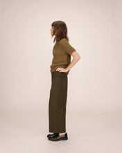 Load image into Gallery viewer, Grace and Mila ‘Sole’ Forest Green Crop Trousers
