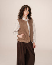 Load image into Gallery viewer, Grace and Mila ‘Sinatra’ Borg Gilet
