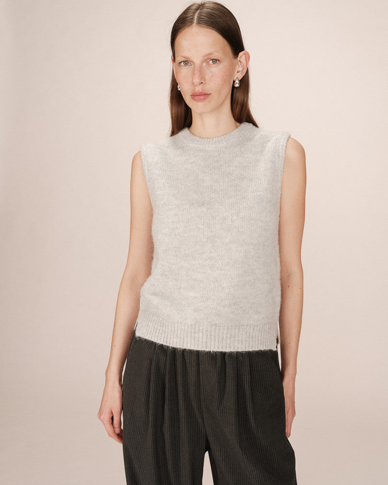 Grace and Mila Knitted ‘Say’ Vest Grey