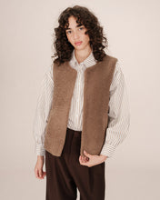 Load image into Gallery viewer, Grace and Mila ‘Sinatra’ Borg Gilet
