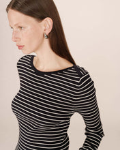 Load image into Gallery viewer, Grace and Mila ‘Samedi’ Stripe Boat Neck Tee Navy
