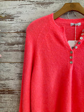 Load image into Gallery viewer, Alpaca Button Jumper
