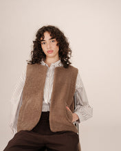 Load image into Gallery viewer, Grace and Mila ‘Sinatra’ Borg Gilet
