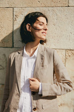 Load image into Gallery viewer, Part Two Linen ‘Nyan’ Blazer in French Oak
