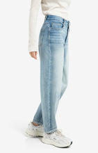 Load image into Gallery viewer, YAYA High Waisted Barrel Jeans
